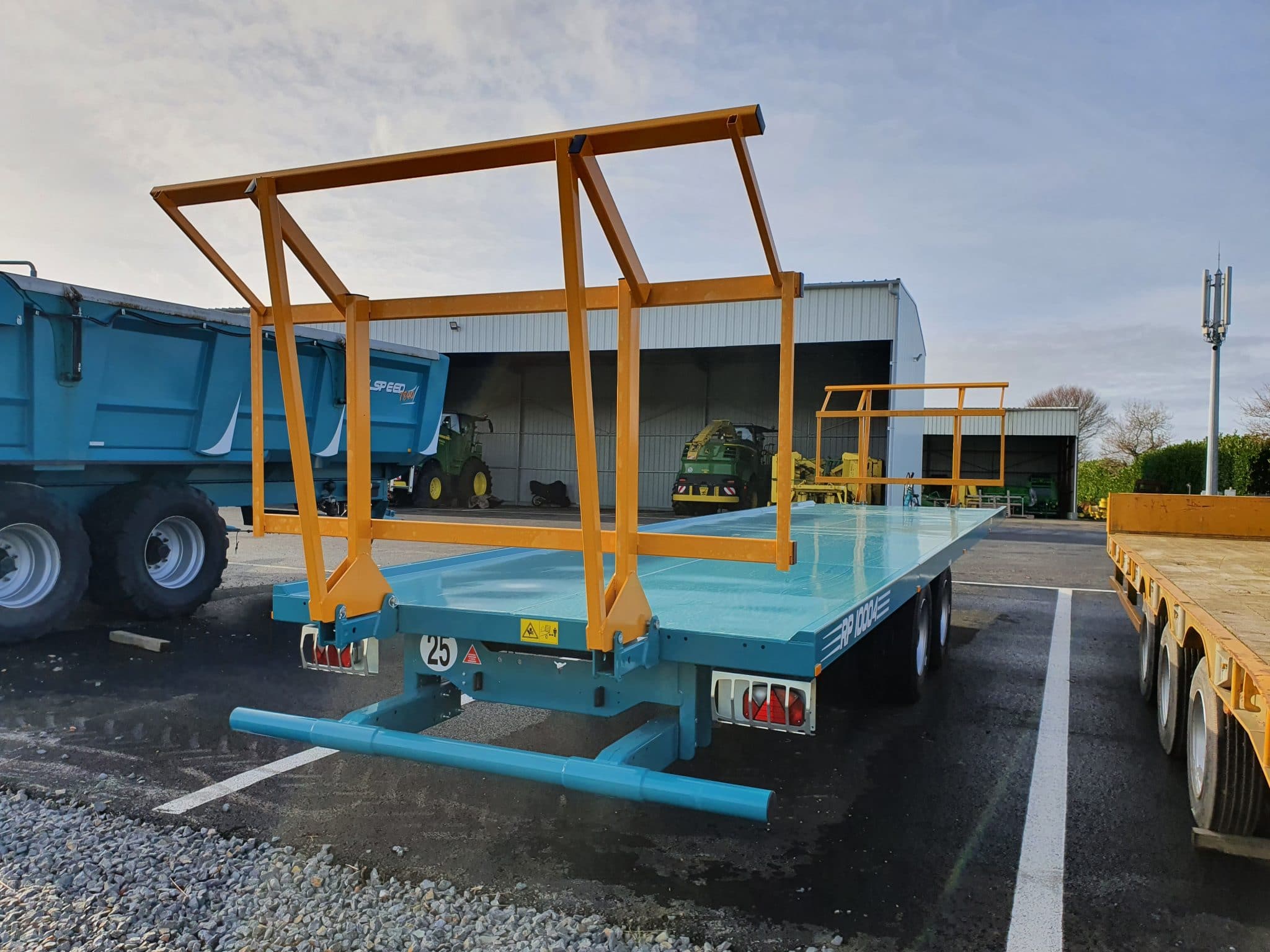 Flat bed trailers